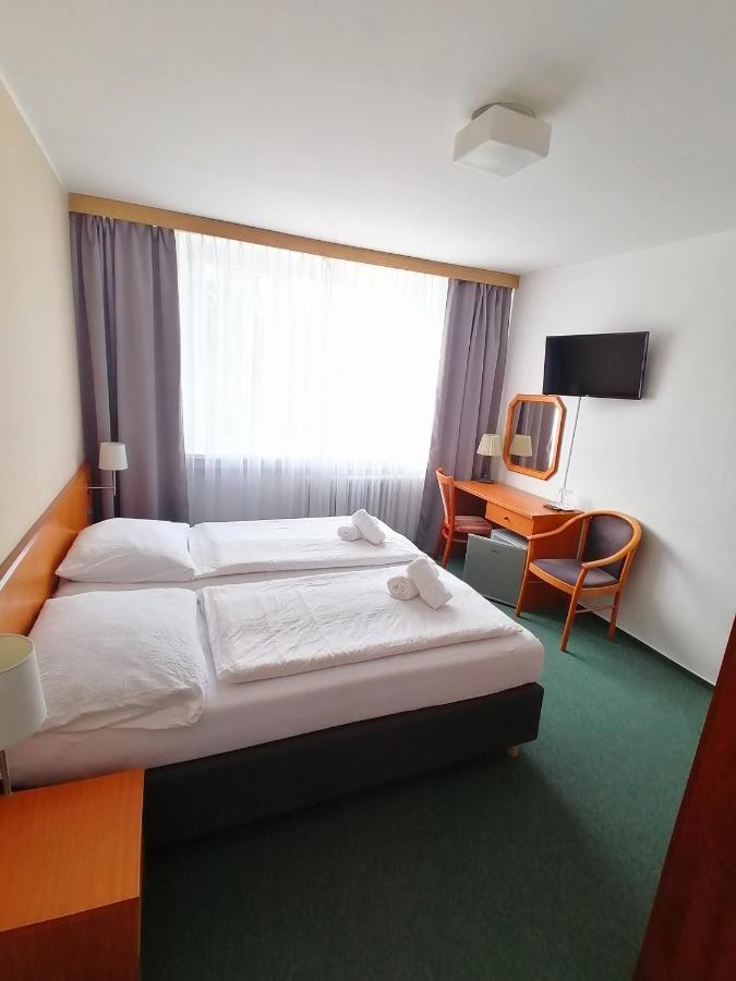 Horsky Hotel Jelenovska S Bazenem V Cene Valašské Klobouky 외부 사진
