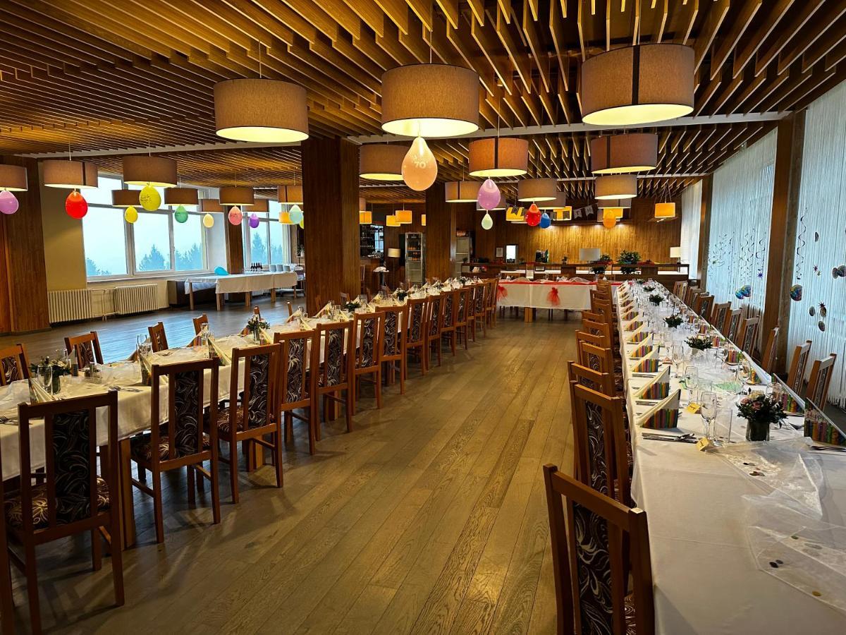 Horsky Hotel Jelenovska S Bazenem V Cene Valašské Klobouky 외부 사진
