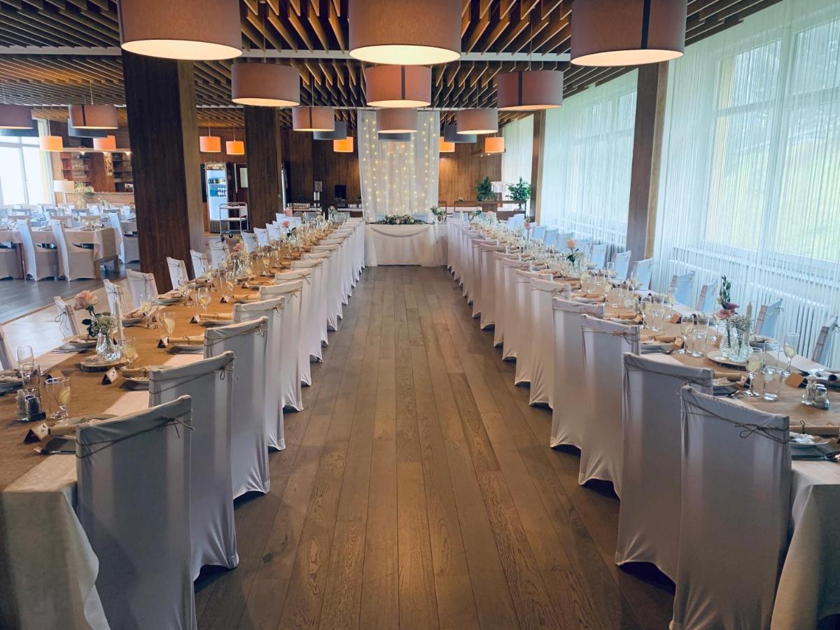 Horsky Hotel Jelenovska S Bazenem V Cene Valašské Klobouky 외부 사진