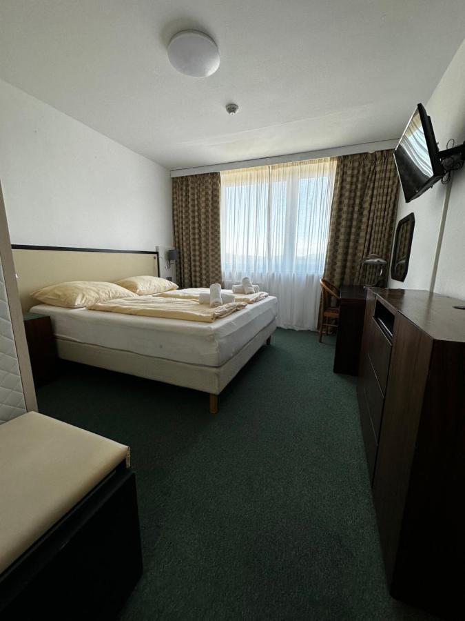 Horsky Hotel Jelenovska S Bazenem V Cene Valašské Klobouky 외부 사진
