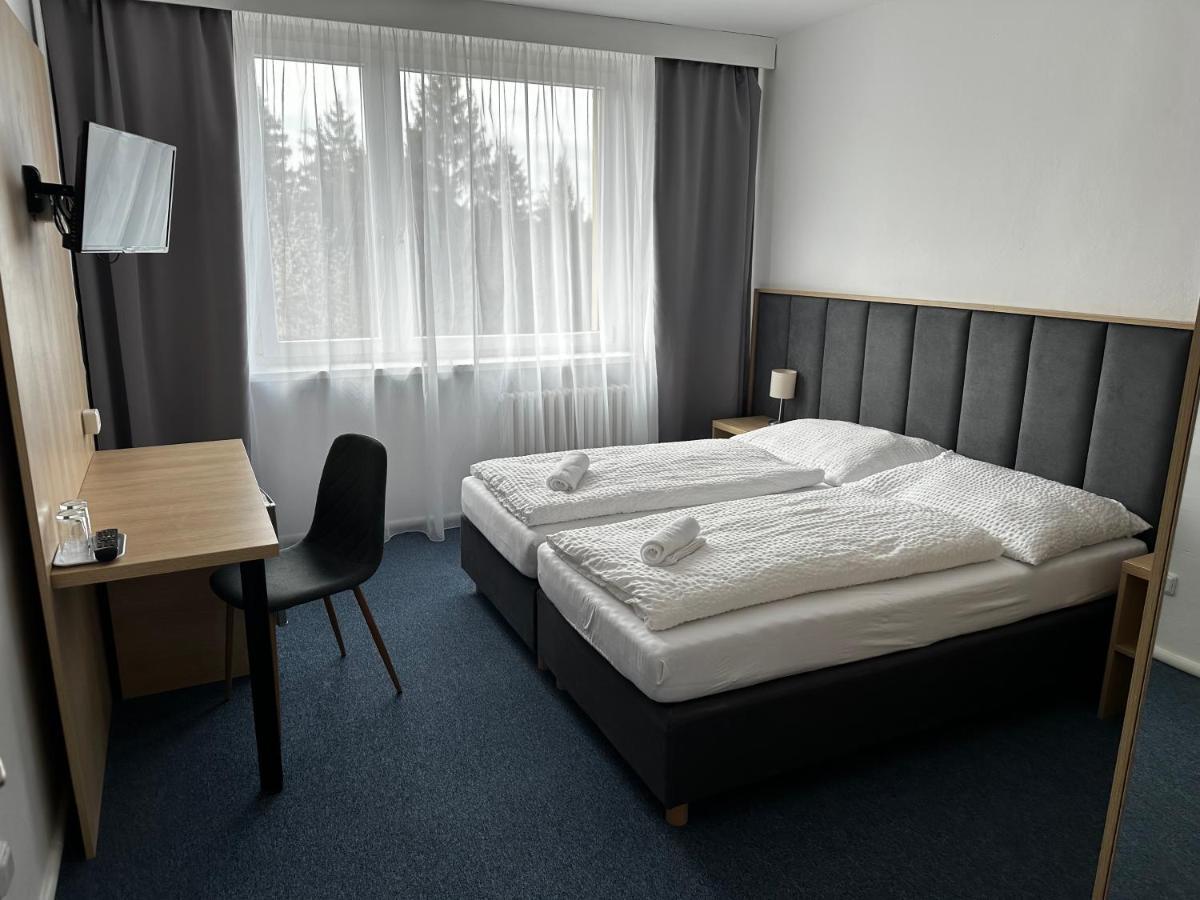 Horsky Hotel Jelenovska S Bazenem V Cene Valašské Klobouky 외부 사진