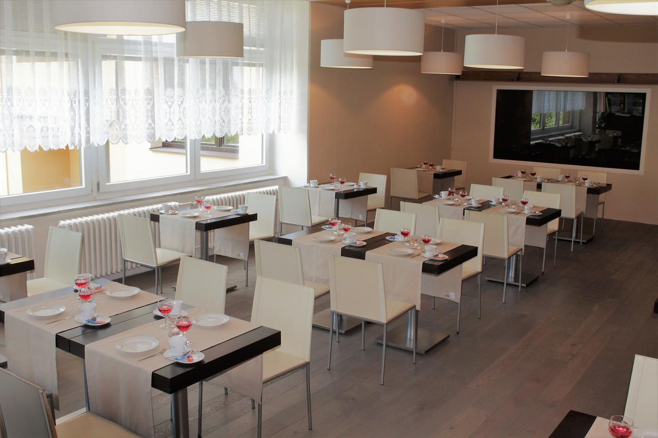 Horsky Hotel Jelenovska S Bazenem V Cene Valašské Klobouky 외부 사진