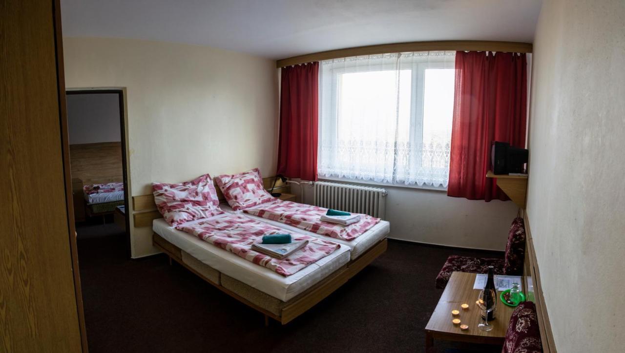 Horsky Hotel Jelenovska S Bazenem V Cene Valašské Klobouky 외부 사진