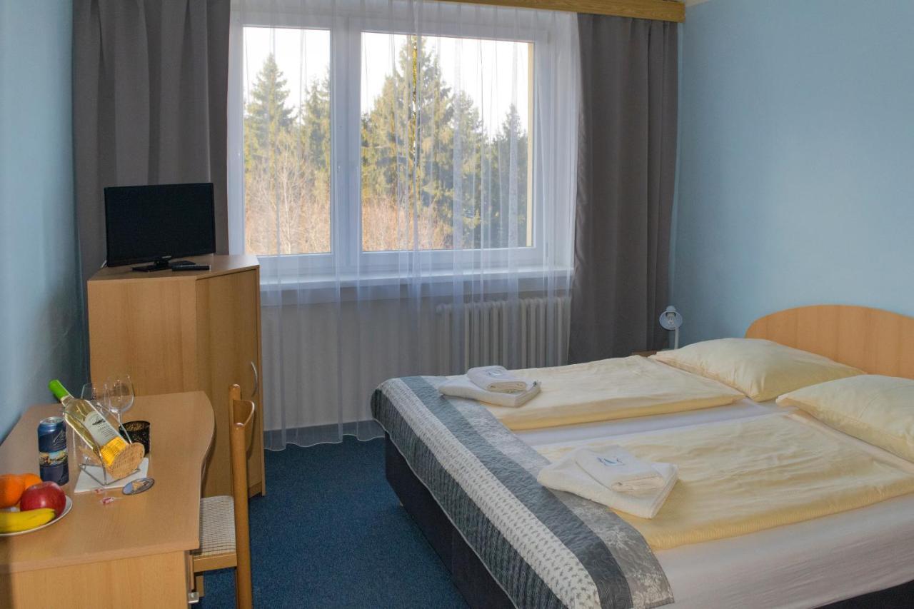 Horsky Hotel Jelenovska S Bazenem V Cene Valašské Klobouky 외부 사진